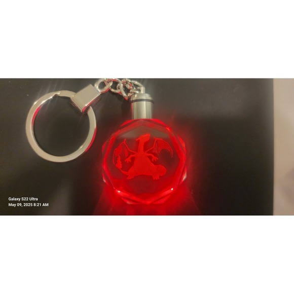 Charizard Keychain Crystal LED‎ Light Up Pokemon Keyring - Picture 5 of 5